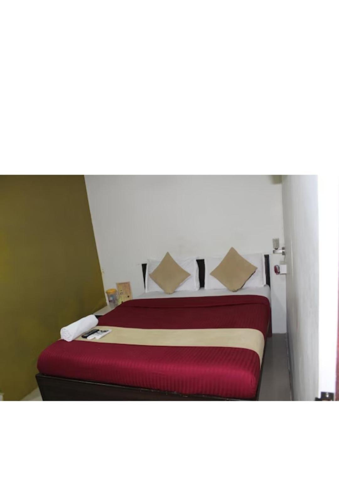 Hotel Saffron Inn Mumbai Ngoại thất bức ảnh